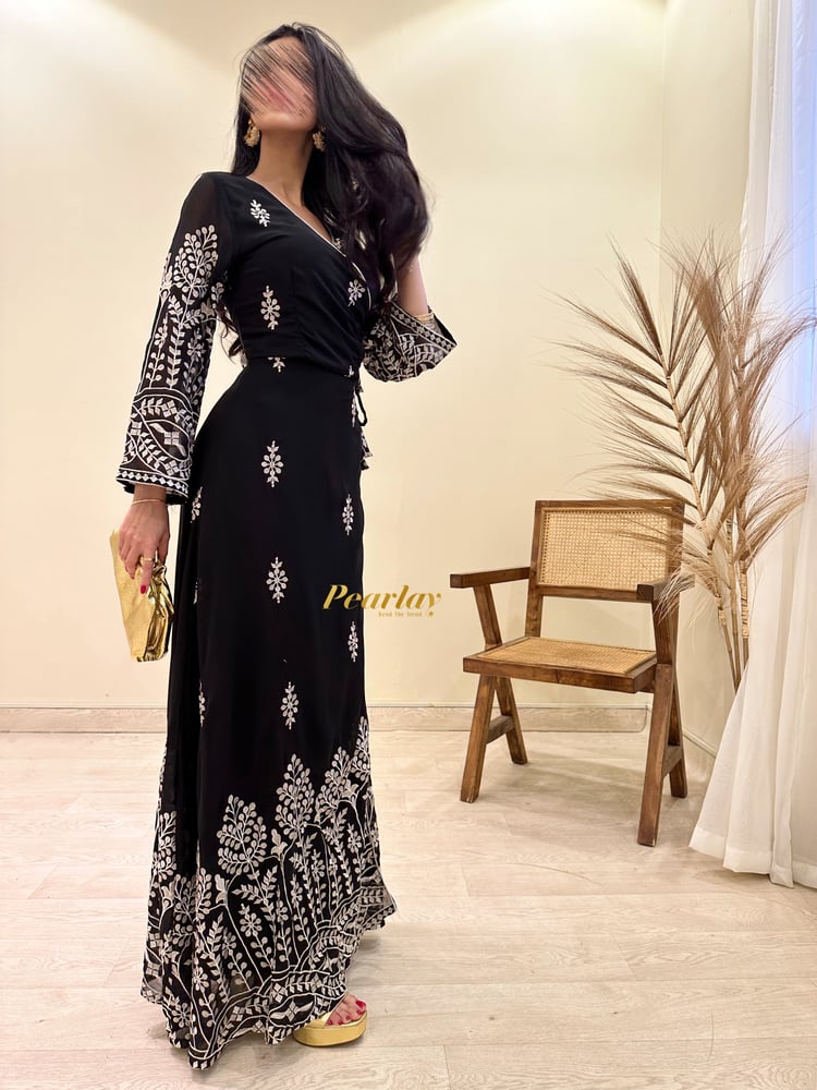 جلابية اسود اكمام طويله