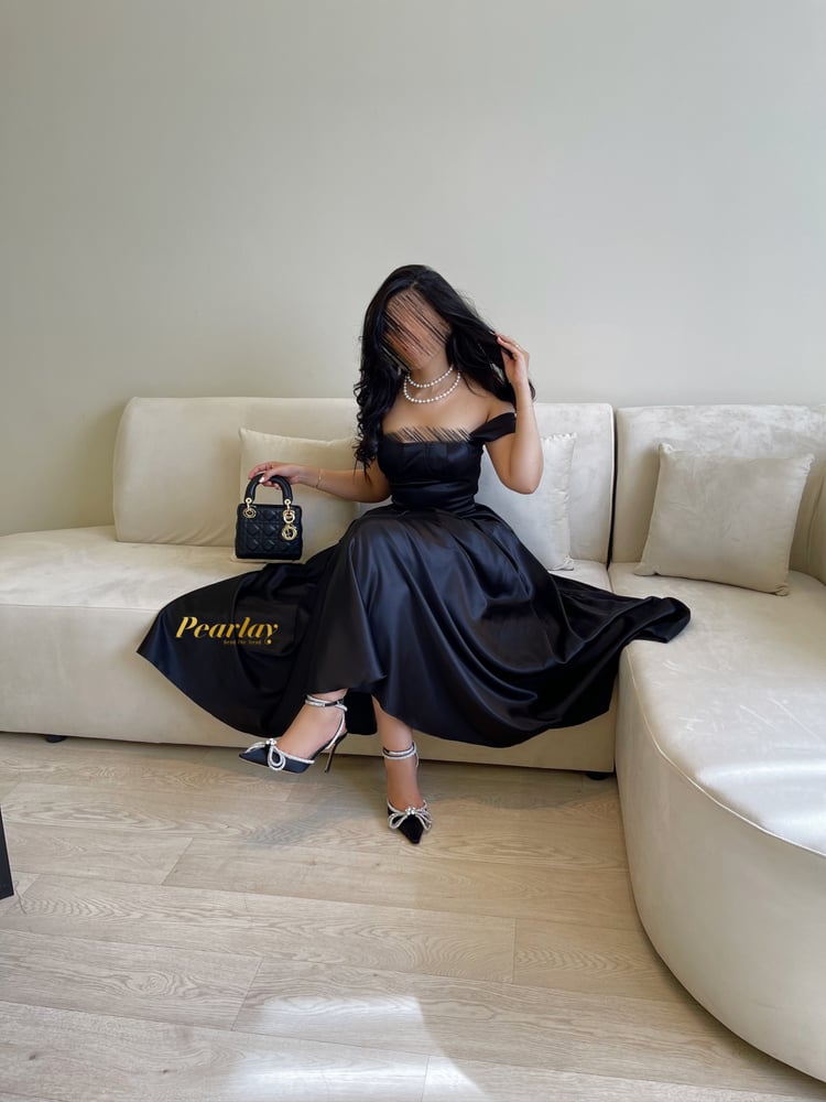Classy vintage black dress