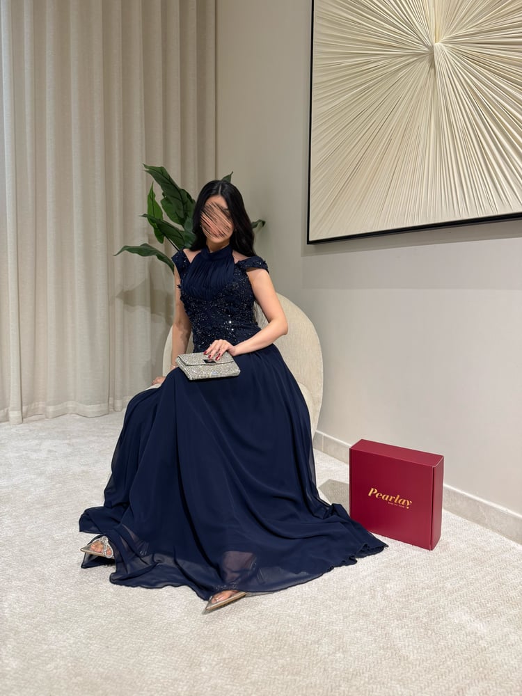 فستان سهرة نيفي رويال