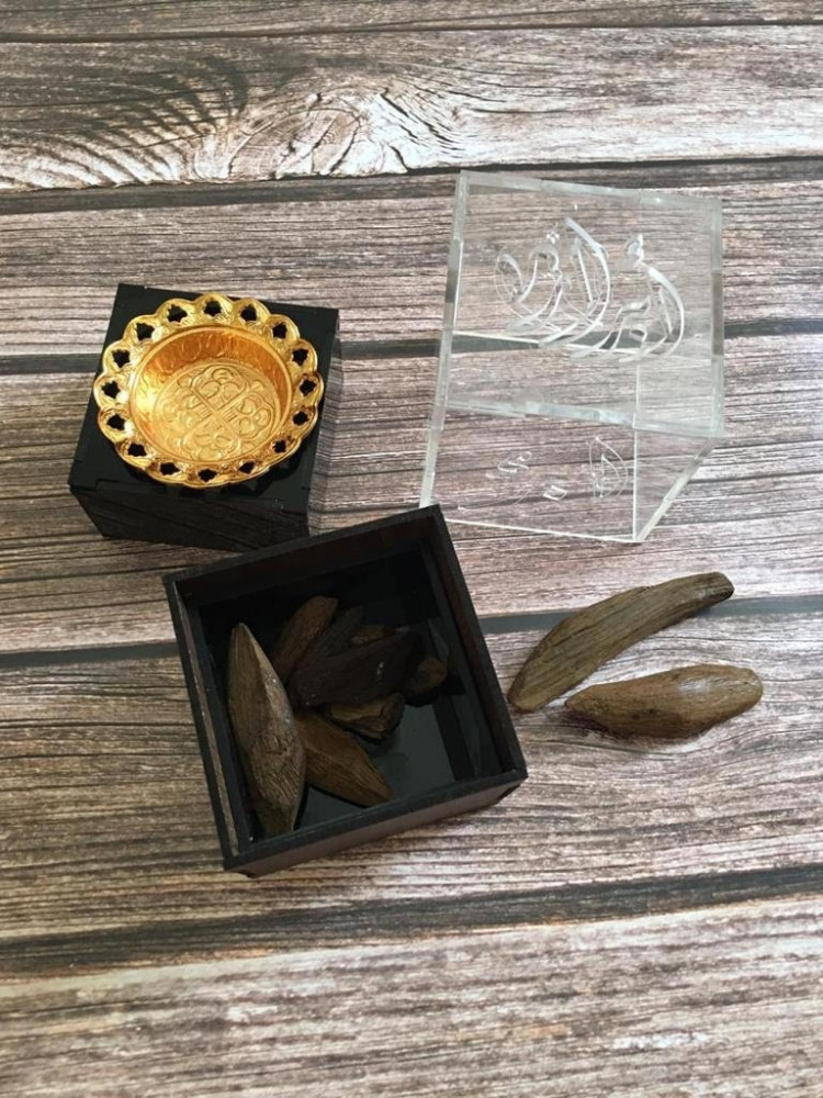 مبخره بغطاء شفاف