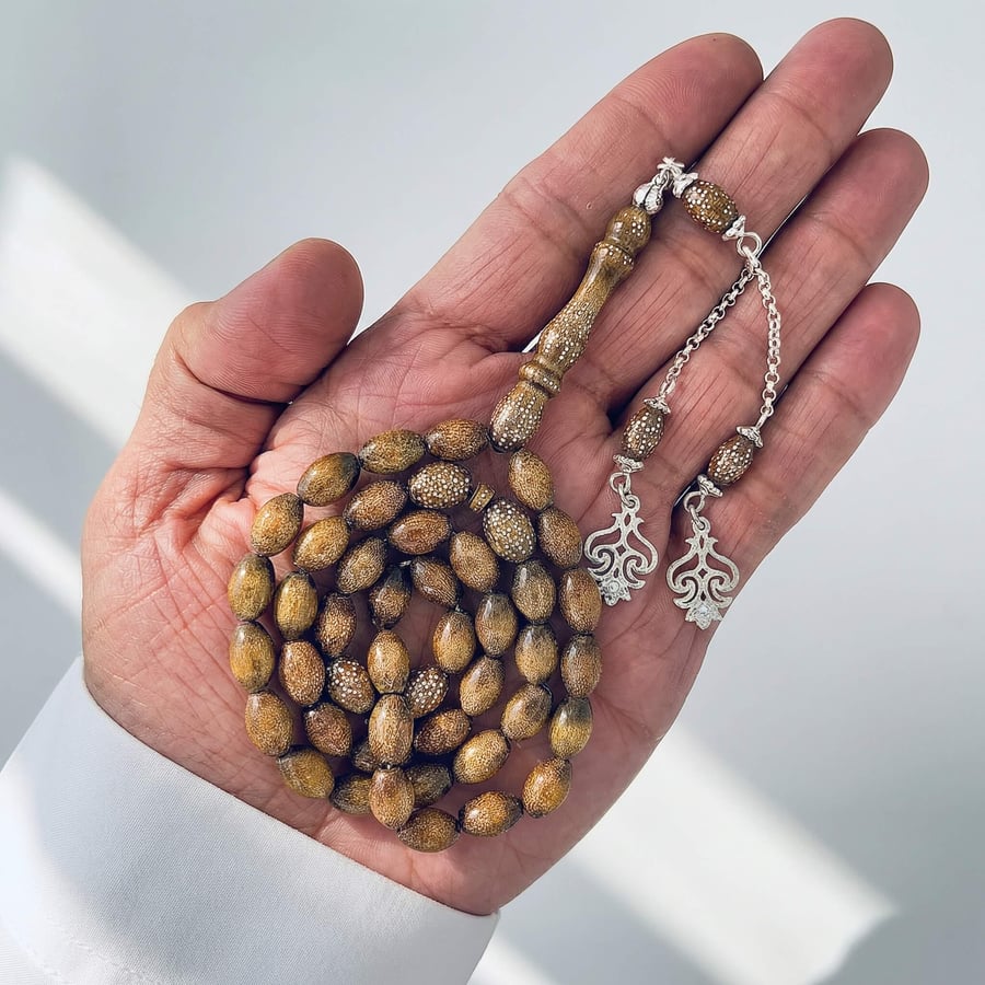 سبحة المرجان الذهبي