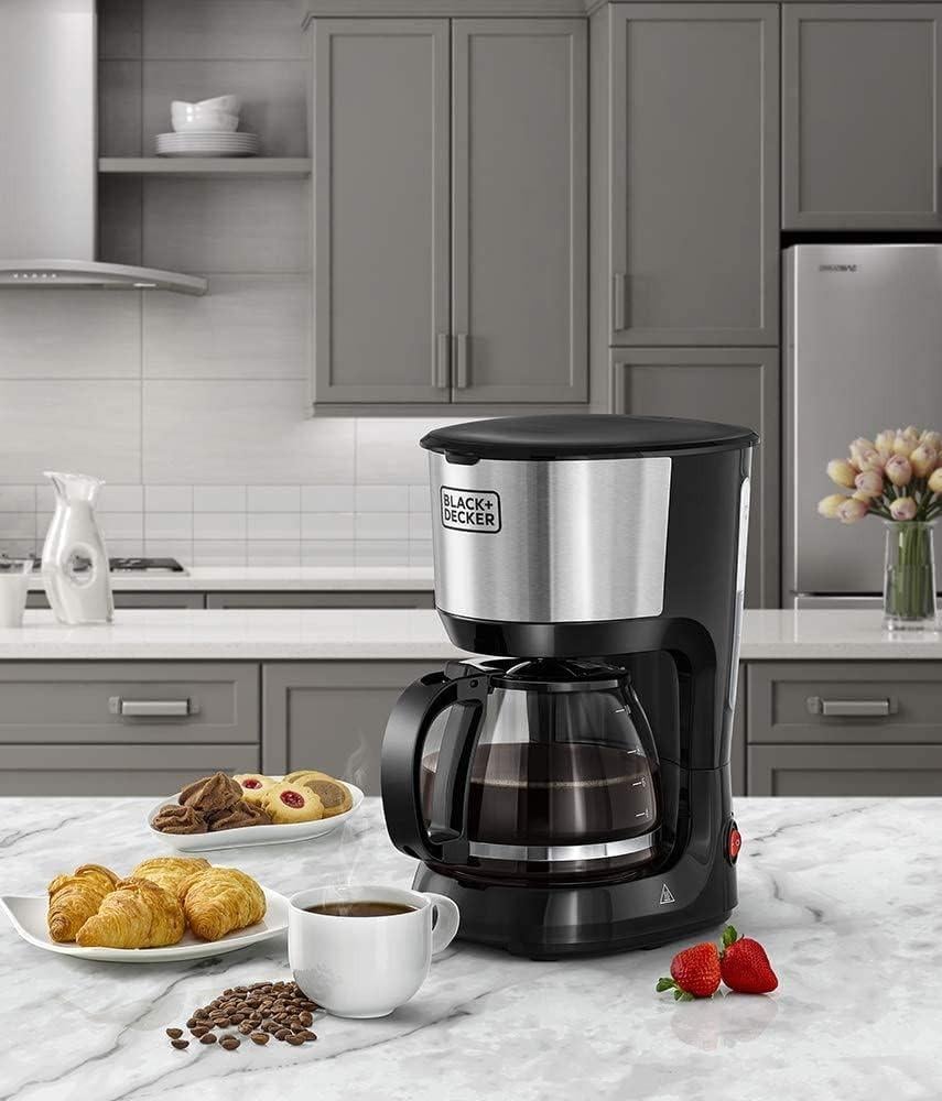 بلاك اند ديكر صانعة قهوة مقطرة 10 كوب 750 واط DCM750S-B5