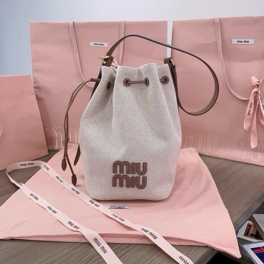 Miu Miu 23cm
