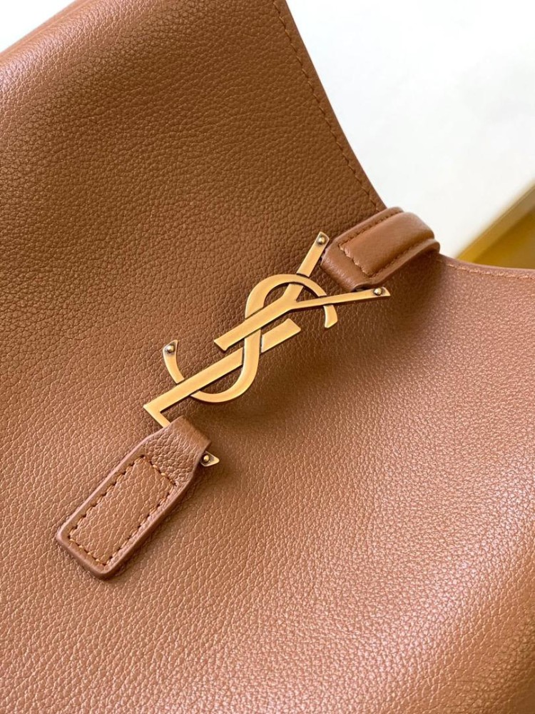 YSL 22cm