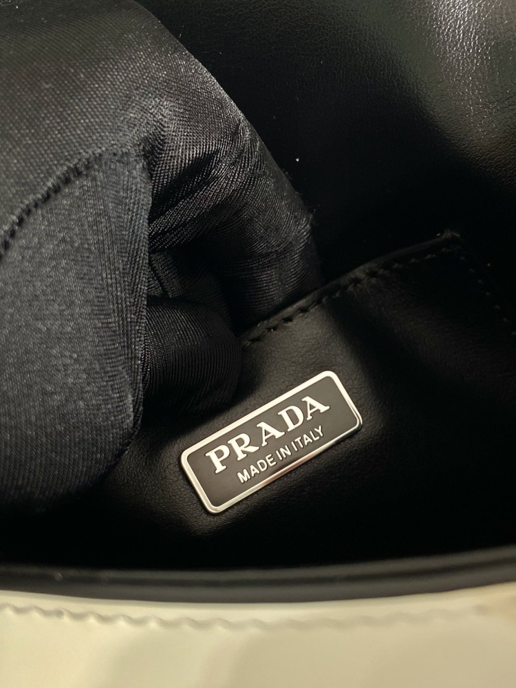 Prada 18cm