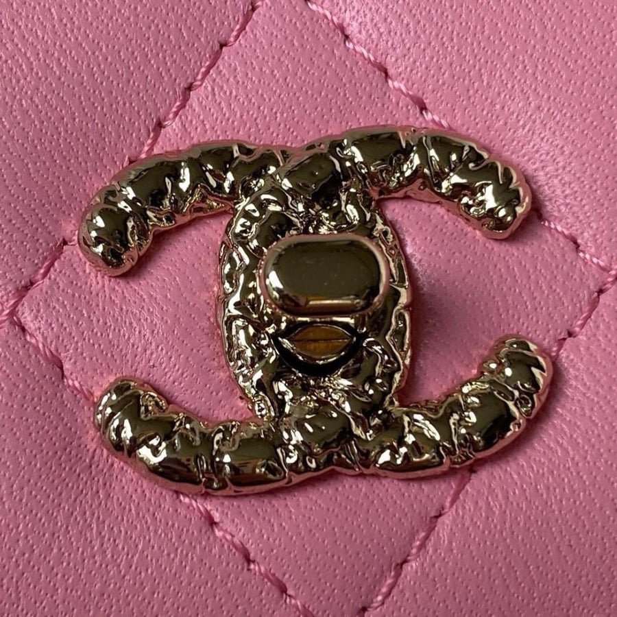 Chanel 19cm