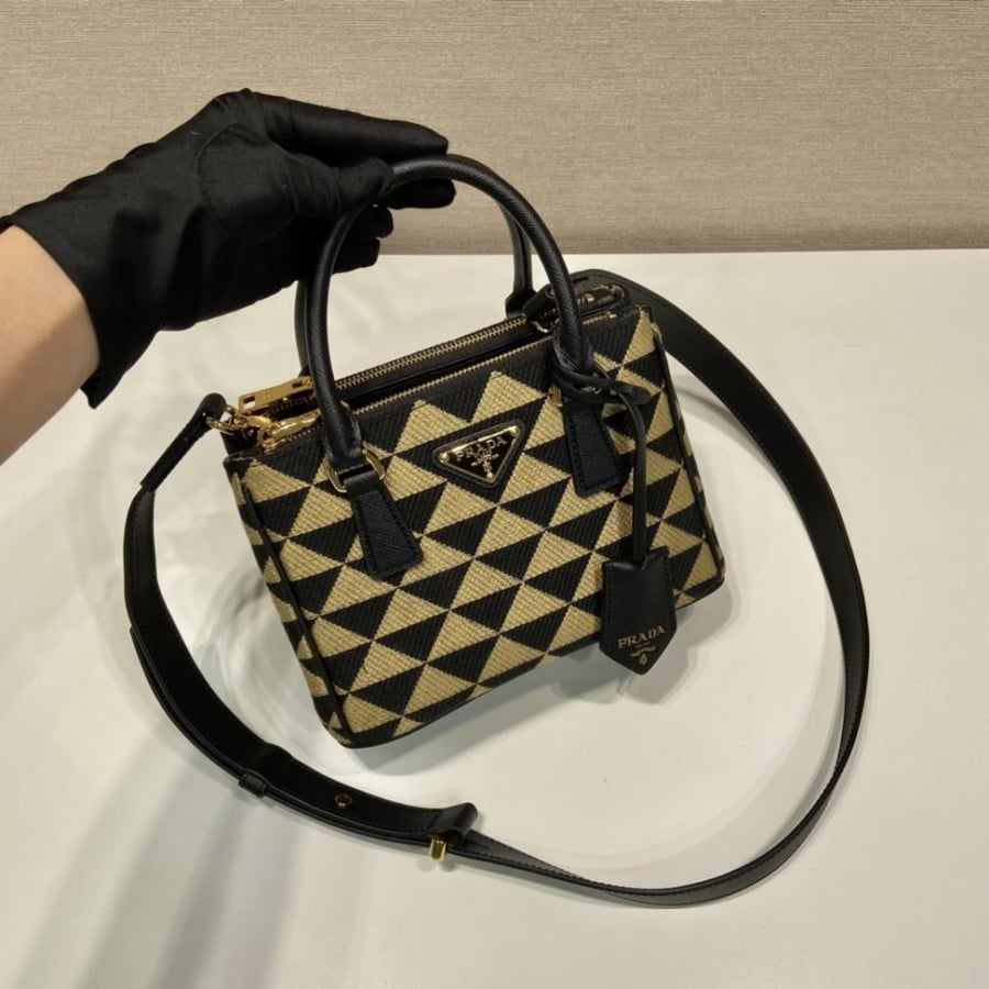 Prada 20cm