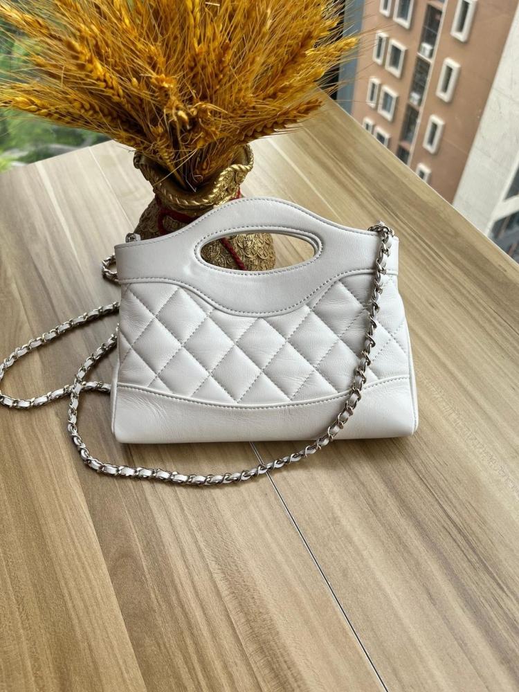 Chanel 18cm