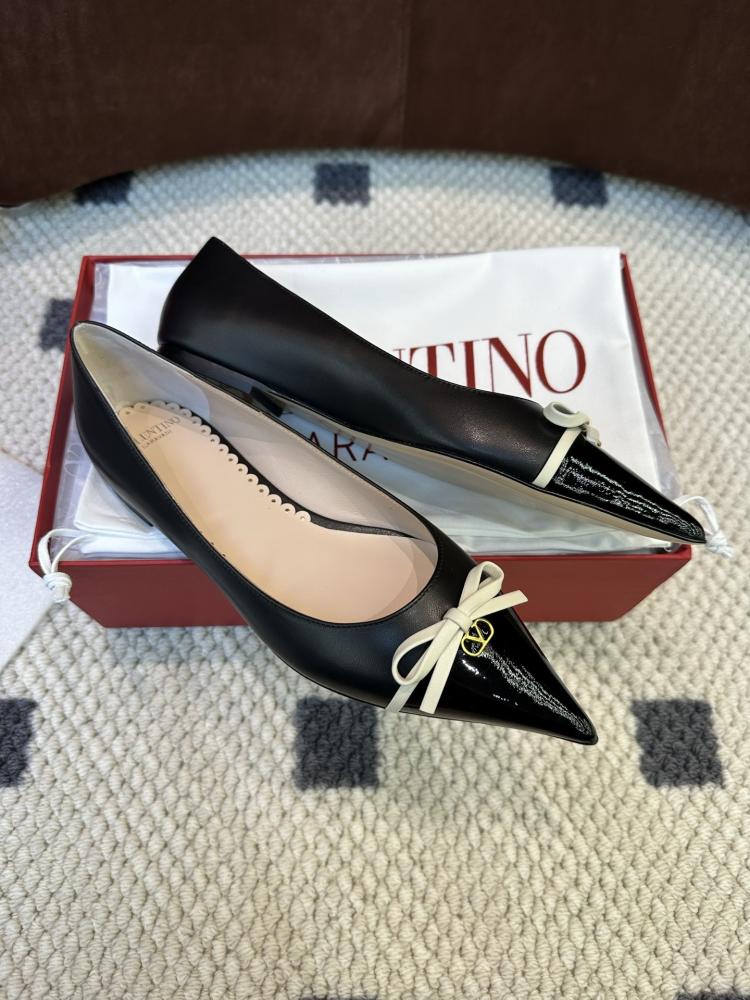 Valentino flat