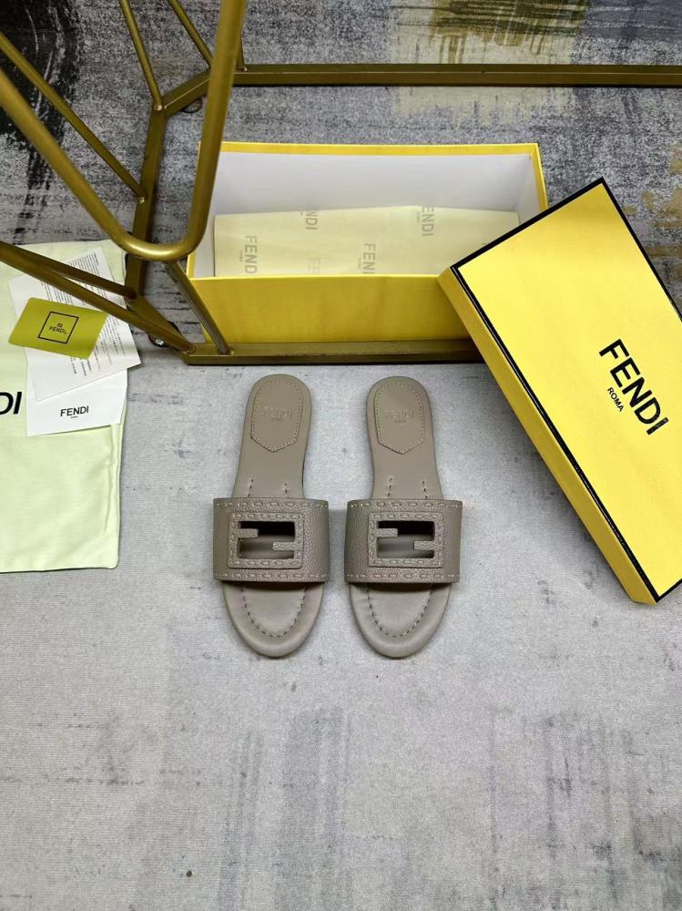 Fendi slippers