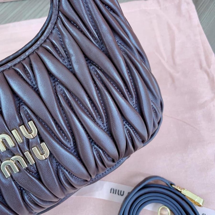 Miu Miu 23cm