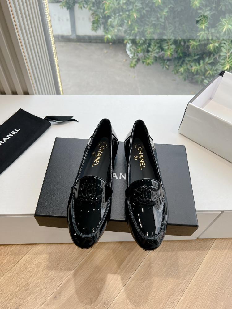Chanel flat