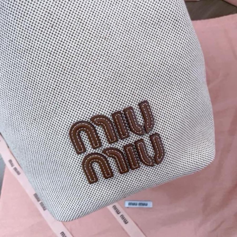 Miu Miu 23cm