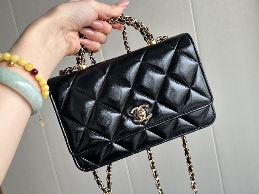 Chanel 19cm