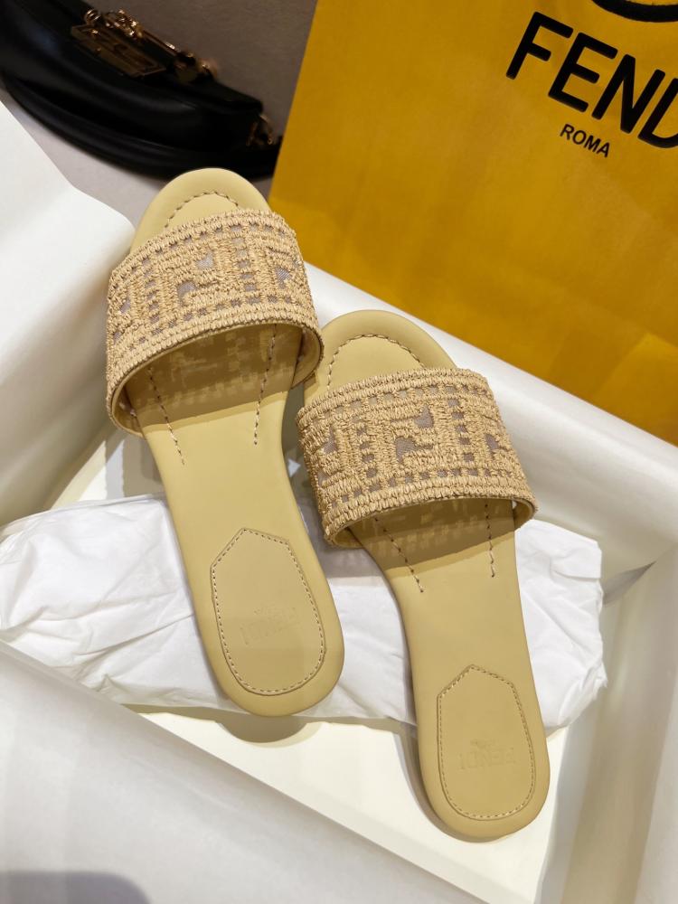 Fendi slippers
