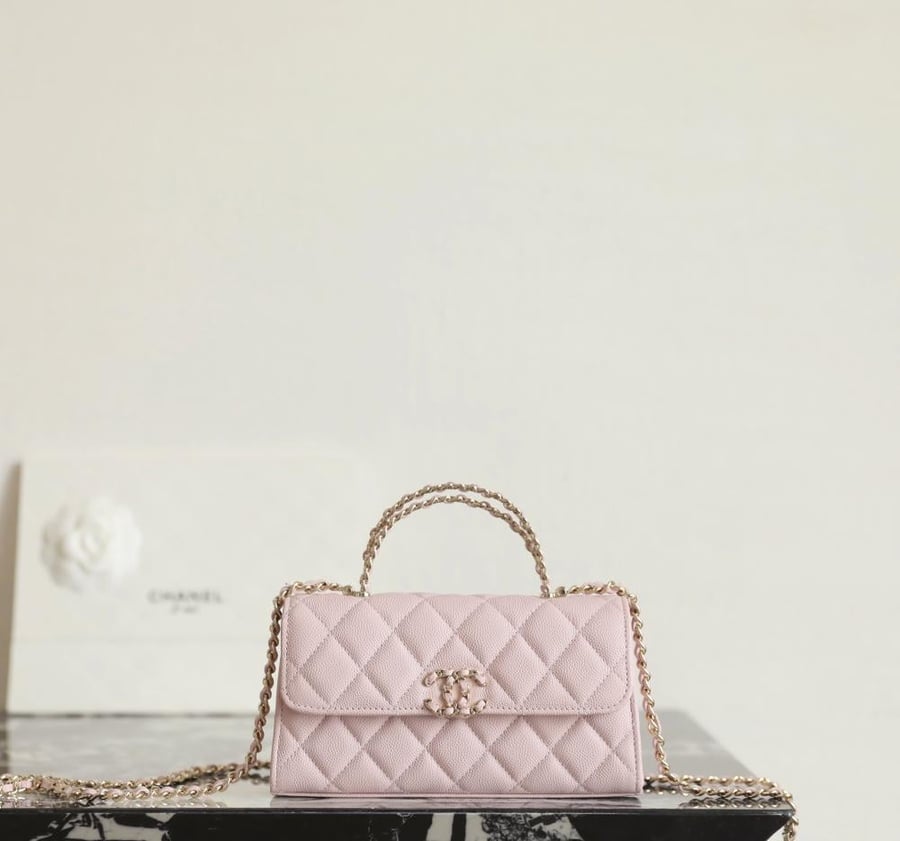 Chanel 19cm