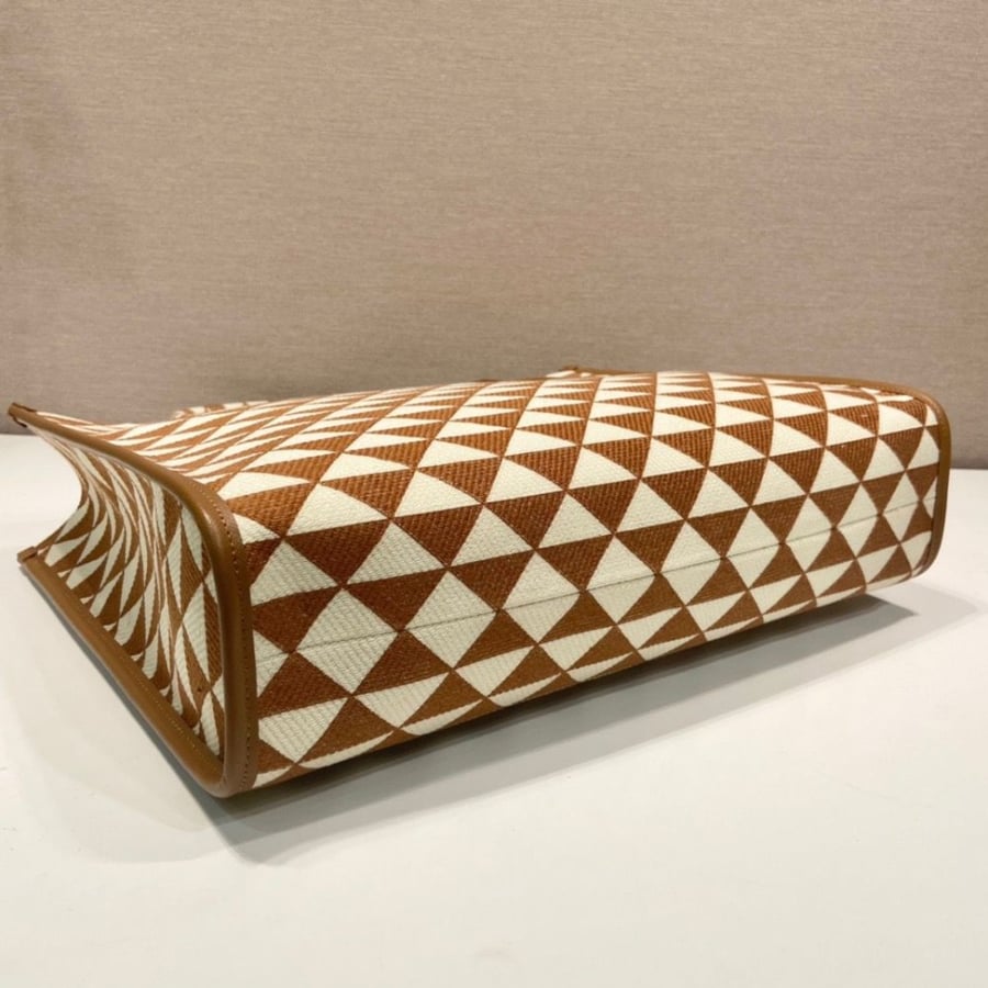 Prada 39cm