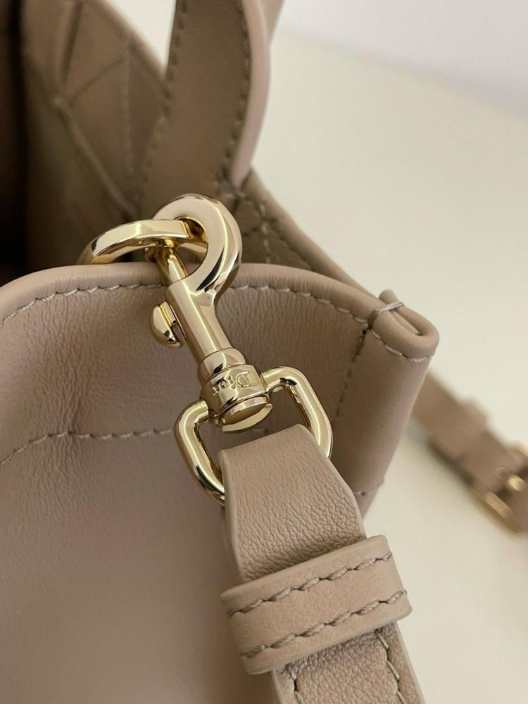 Dior 21cm