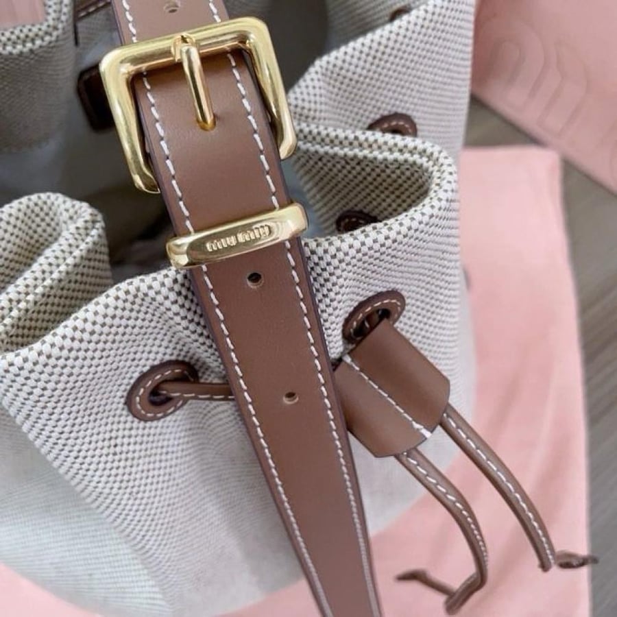 Miu Miu 23cm