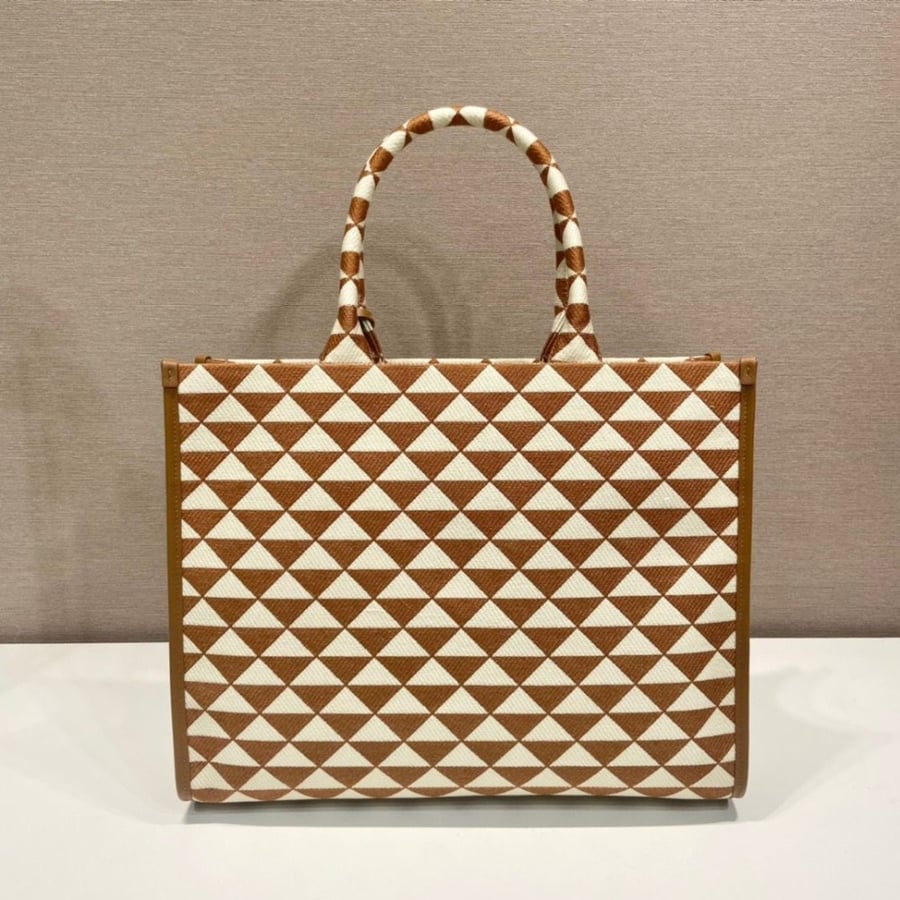 Prada 39cm