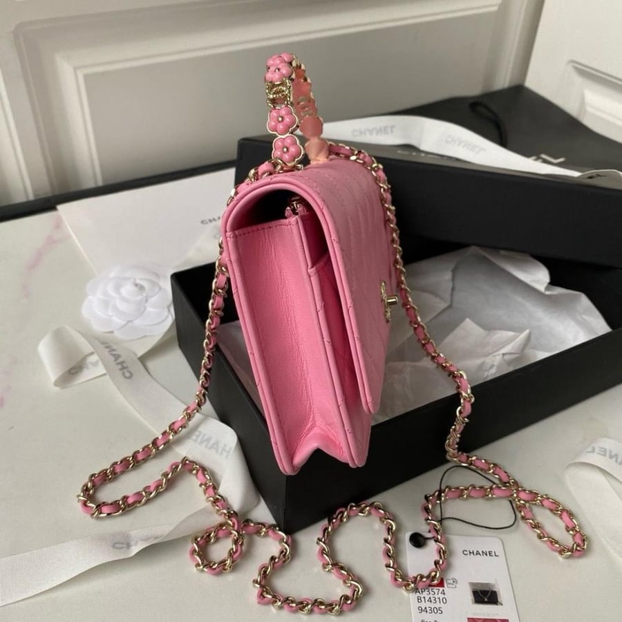 Chanel 19cm
