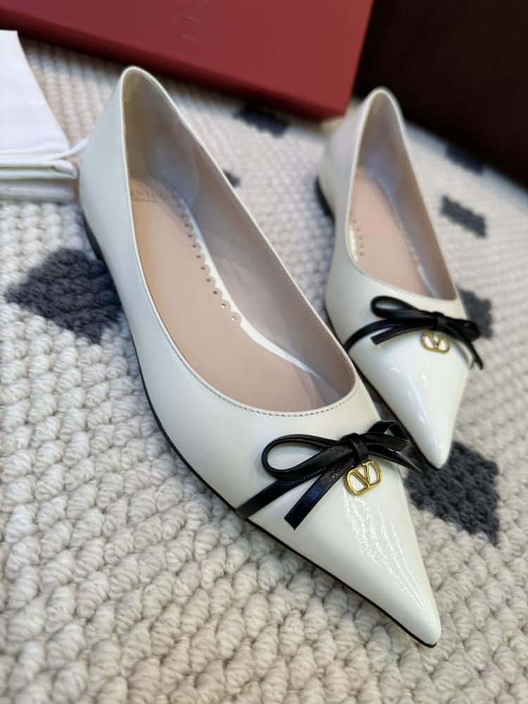 Valentino flat