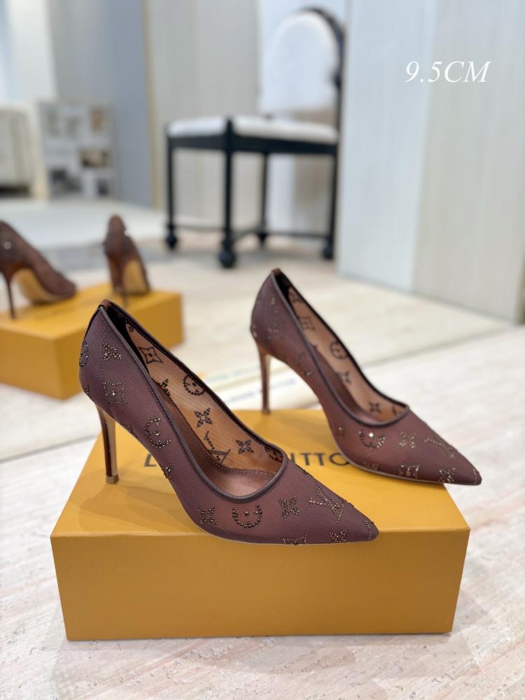 حذاء Lv heels نسائي بكعب عالي على علبة التغليف