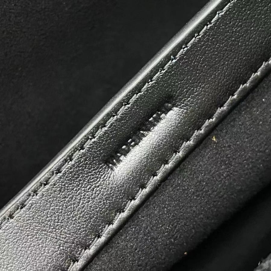 Celine 23cm