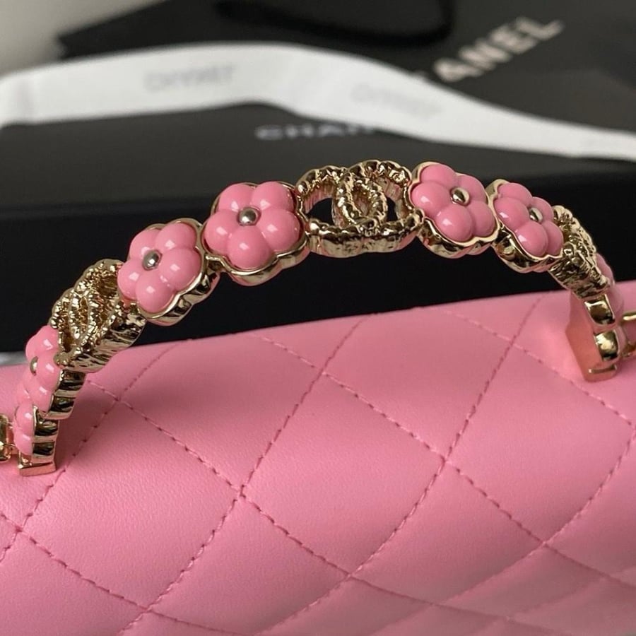 Chanel 19cm