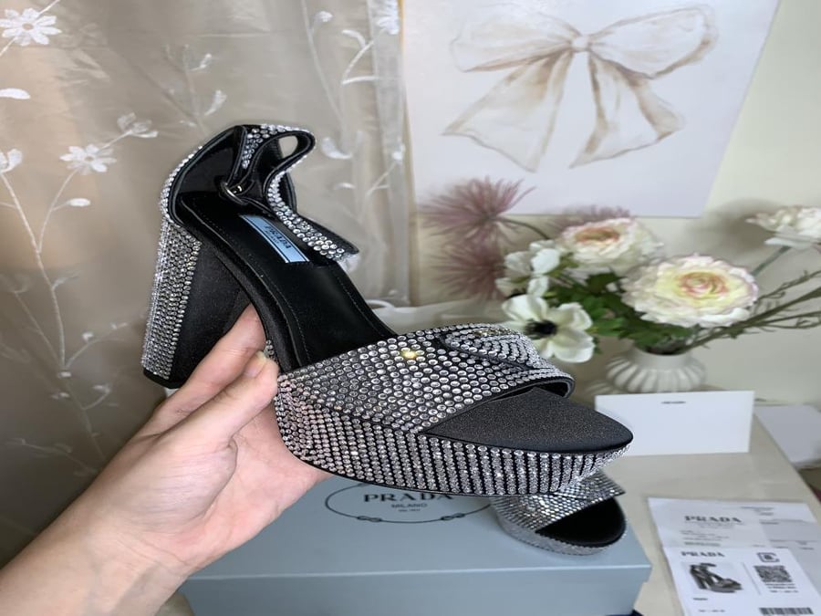 Prada 38