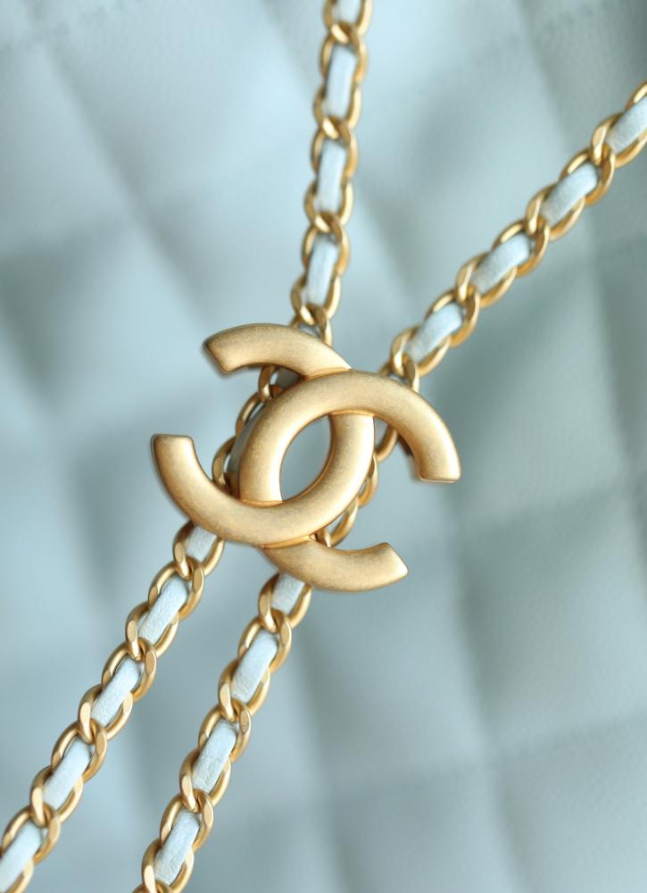 Chanel medium