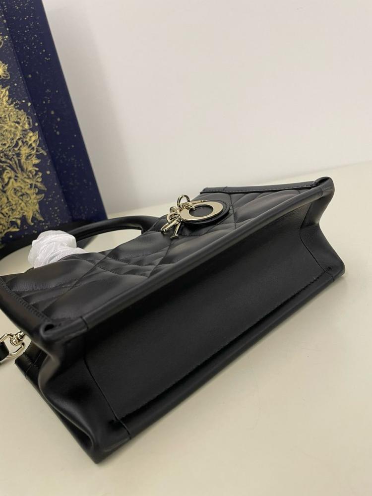 Dior 21cm