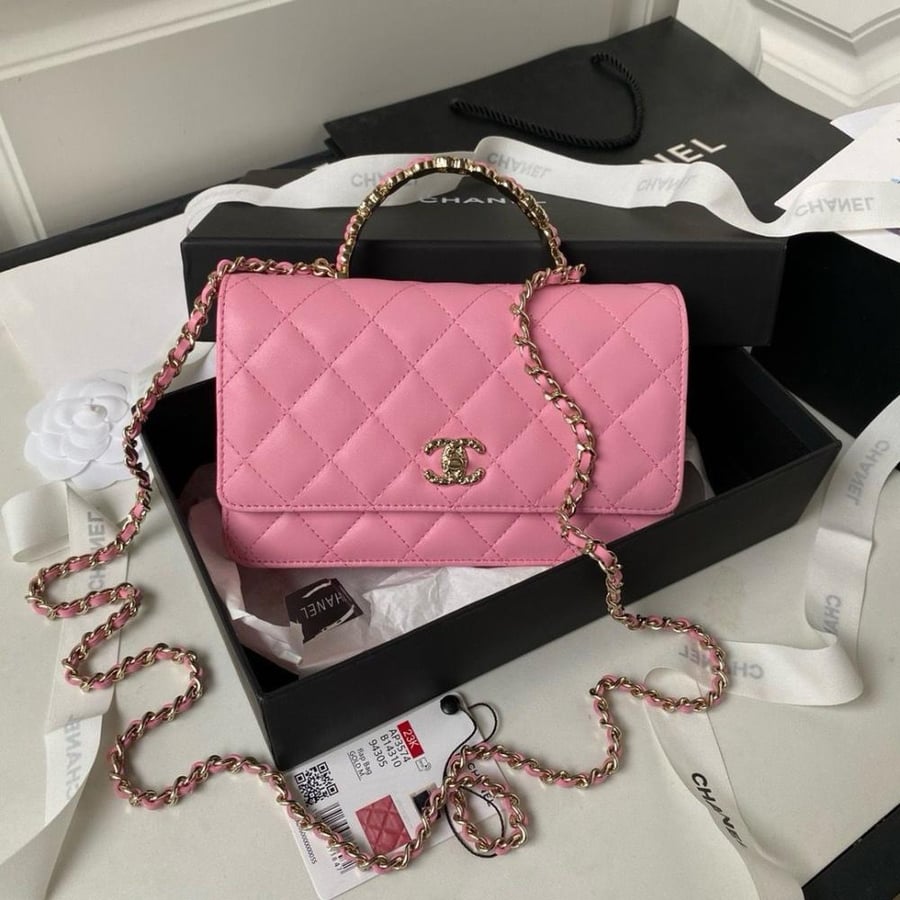 Chanel 19cm