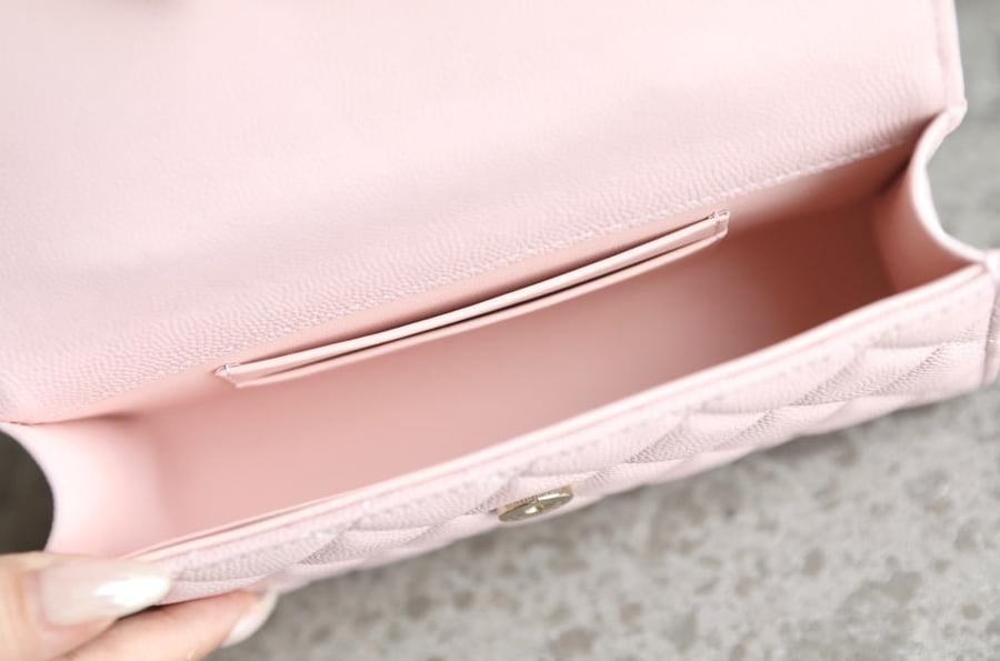 Chanel 19cm