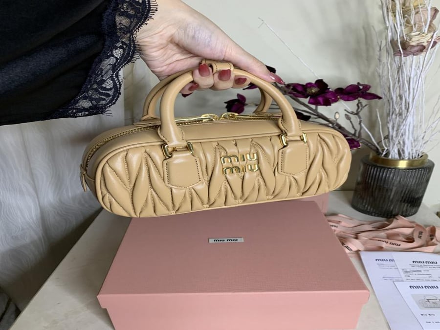 Miu Miu 22cm
