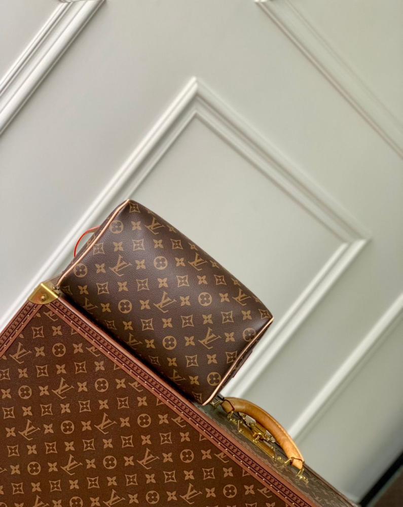 LV 28cm