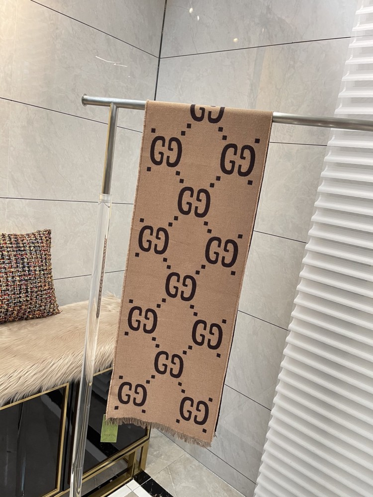 Gucci scarf