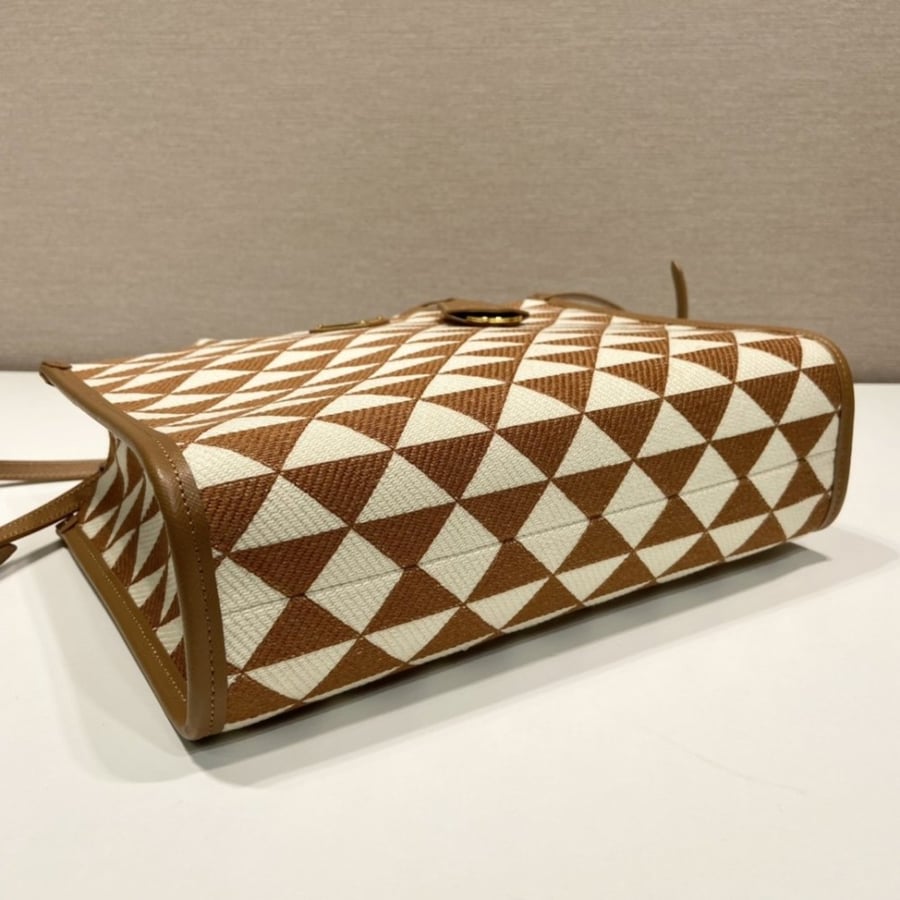 Prada 28cm