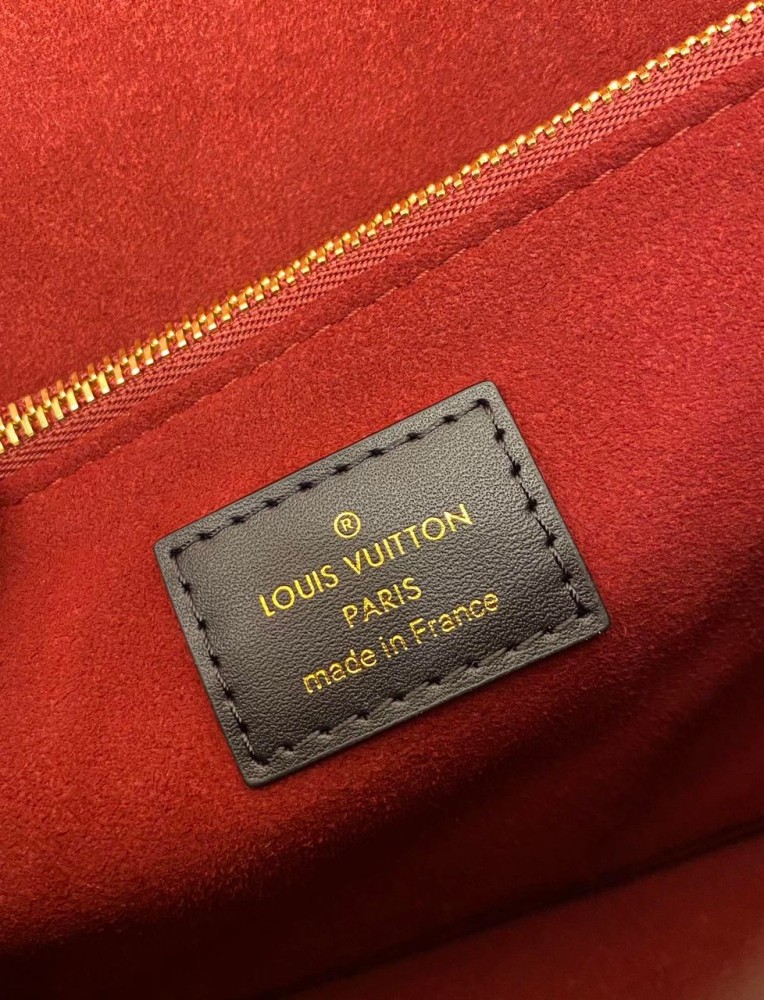 LV 24cm