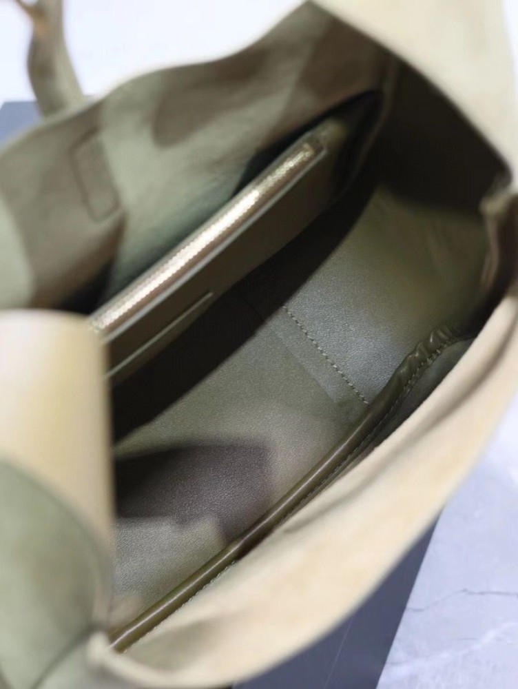 YSL 22cm