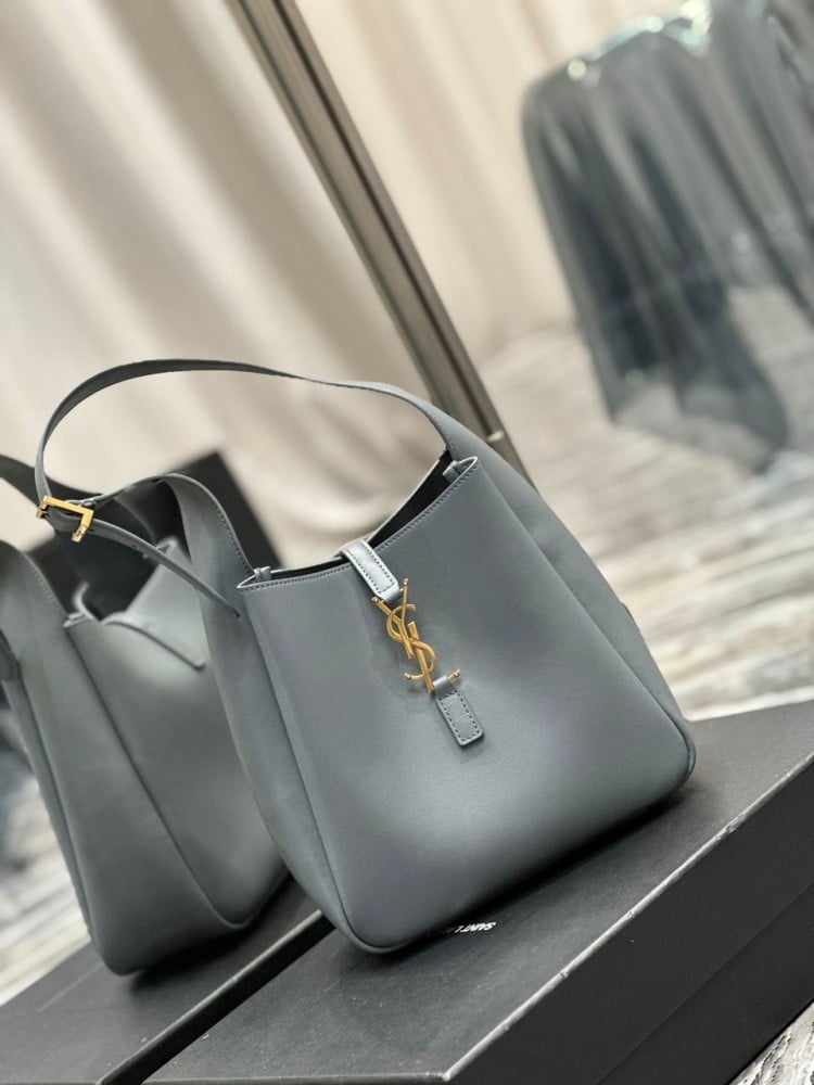 YSL 22cm