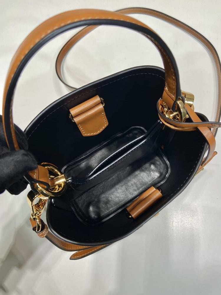 Prada 15cm