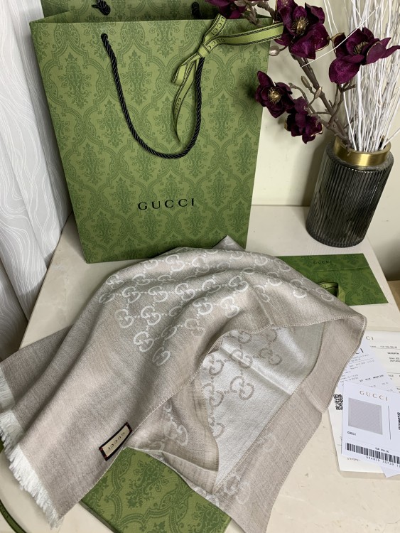 Gucci scarf
