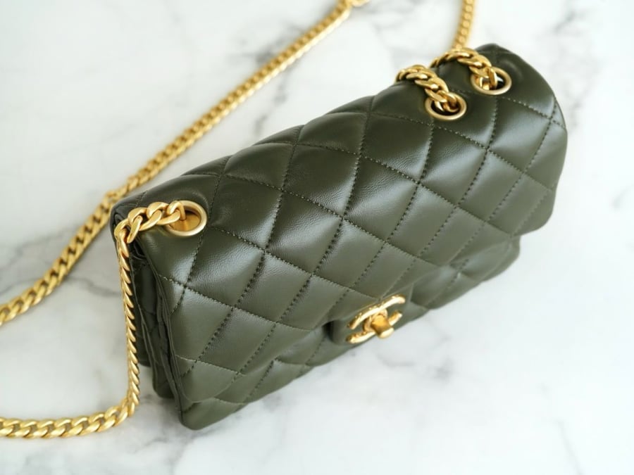 Chanel 22cm