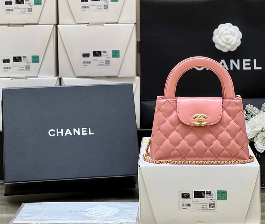 Chanel 19cm