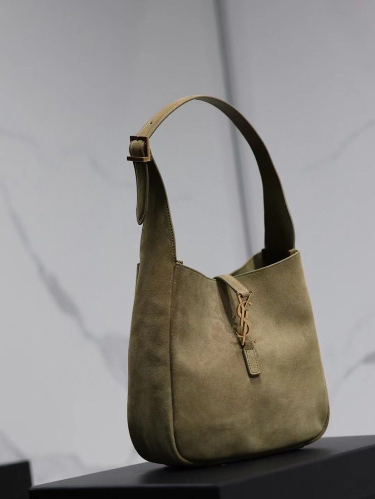 YSL 22cm