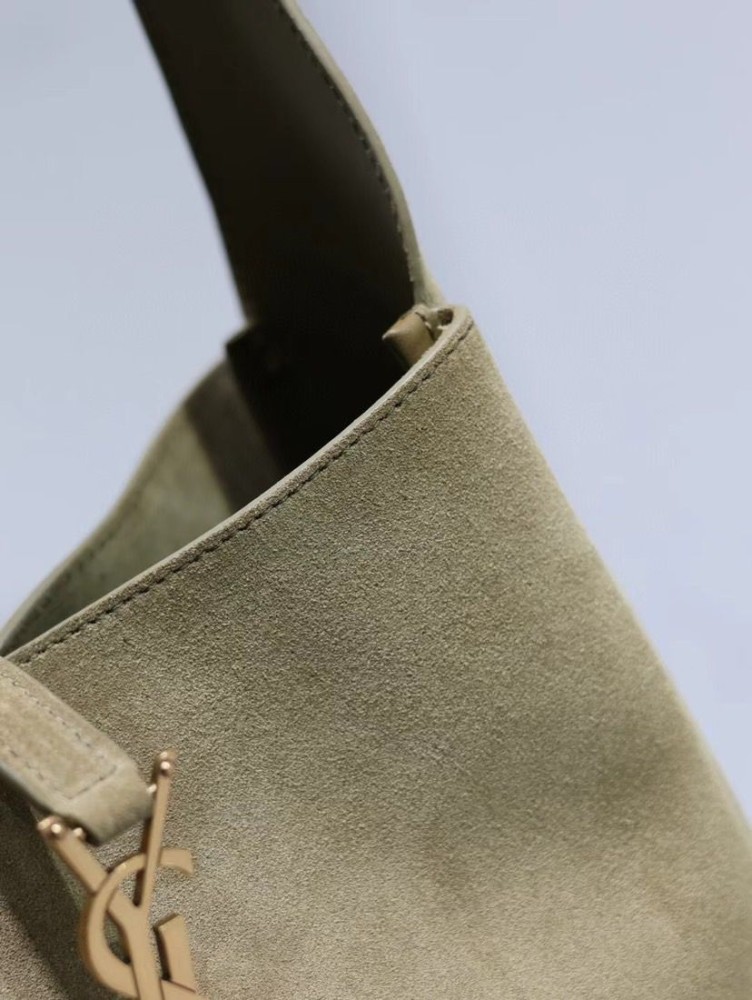 YSL 22cm