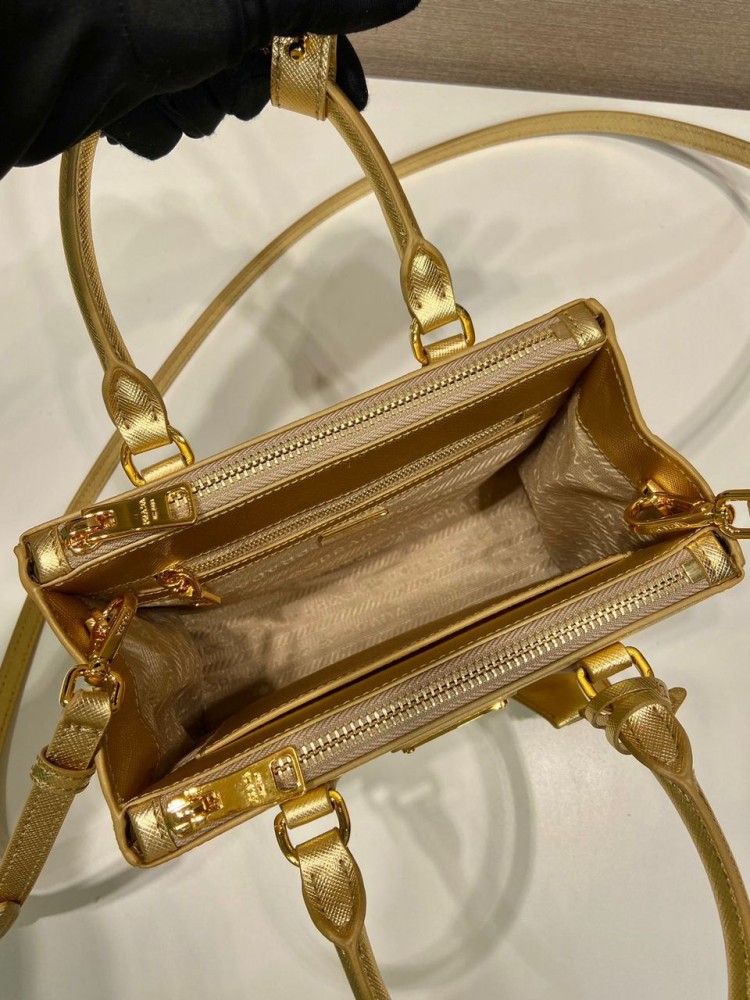 Prada 20cm