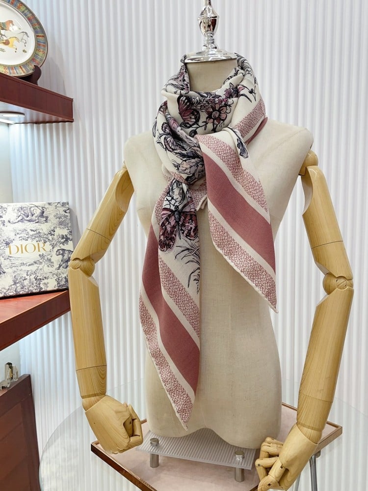 Dior scarf
