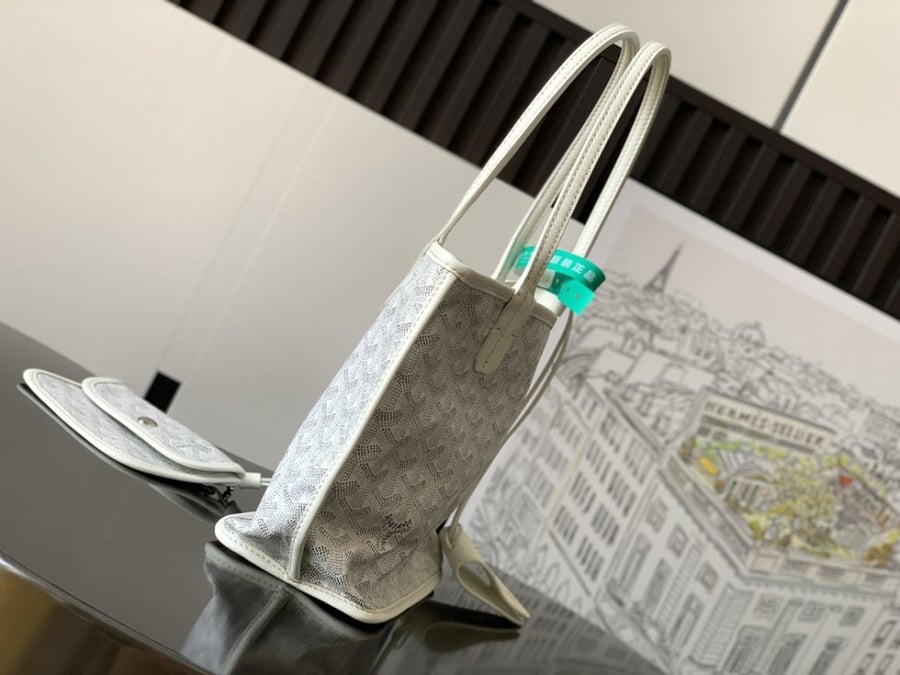 Goyard 20cm